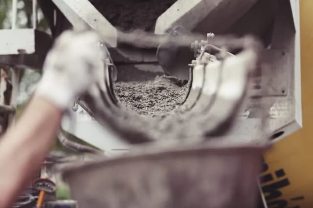 Ile worków cementu na m2? Poznaj kluczowe obliczenia i wskazówki Ile worków cementu na m2? Poznaj kluczowe obliczenia i wskazówki
