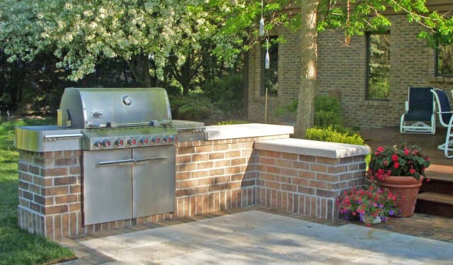 Jak wymurować grill z cegły – proste kroki do idealnego efektu Jak wymurować grill z cegły – proste kroki do idealnego efektu
