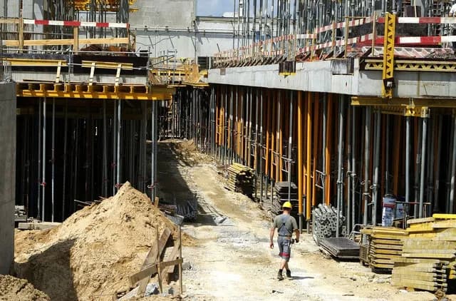 Ile szkła wodnego na worek cementu? Odpowiednie proporcje dla betonu Ile szkła wodnego na worek cementu? Odpowiednie proporcje dla betonu