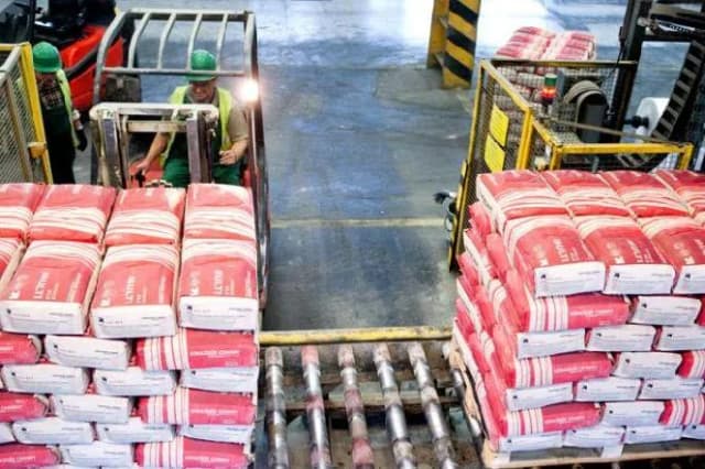 Ile kosztuje metr cementu? Sprawdź ceny i rodzaje cementu w Polsce Ile kosztuje metr cementu? Sprawdź ceny i rodzaje cementu w Polsce